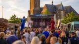 C’est la Vie brengt Emmen tot leven: duizenden bezoekers en extra acts door subsidie
