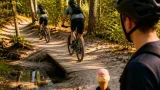 Jeugdrijders sluiten MTB-seizoen af met speelse tocht door Epe en een ijsje
