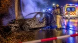 Meerdere gewonden en uitgebrande auto na zwaar ongeluk op N983 bij Den Ham