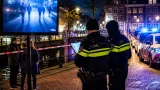 Politie publiceert beelden van vermoedelijke brandstichters en waarschuwt bewoners in Sneek