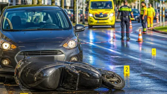 Enschede: gewonde bij aanrijding op Deurningerstraat, woningbrand aan Fazantstraat
