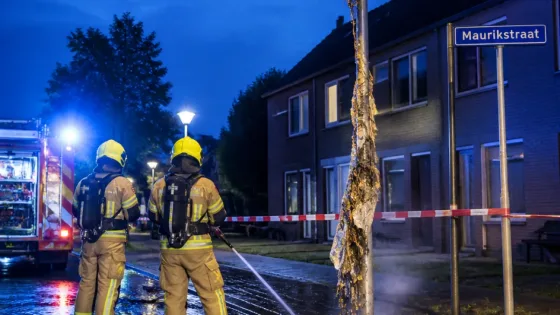 Lantaarnpaal beschadigd door afvalbrand: reeks buitenbranden houdt Tiel bezig