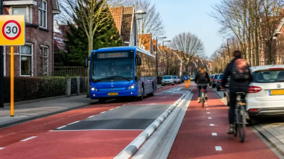 Ruiterweg in Castricum wordt 30 km/uur-gebied: gevolgen voor verkeer en fietsers