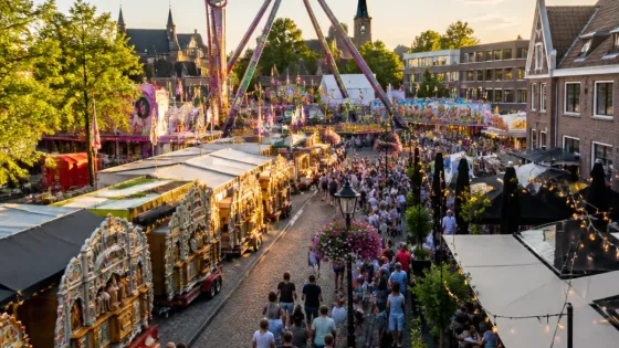 Topdrukte op Mega Kermis; programma deze week in Uden breidt uit