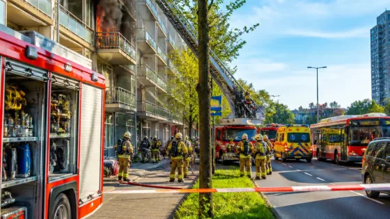 Uitslaande brand aan Erasmusweg legt verkeer stil: wat Den Haag moet weten