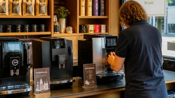 Veenendaal: De Heeren van 17 promoot Jura-koffiemachines met nazorg en proefmomenten
