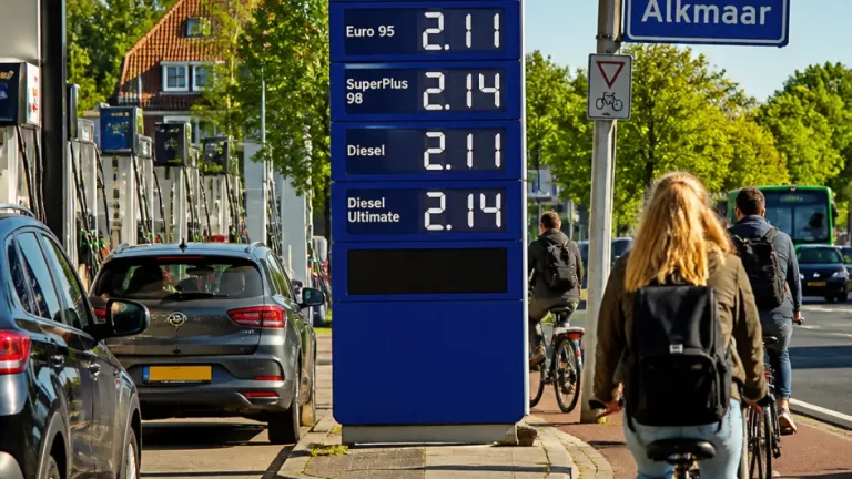 Alkmaar-regio opvallend goed: drie van de goedkoopste tankstations in Noord-Holland
