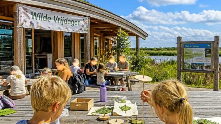 Almere behoudt natuurbelevingscentrum en start 'Wilde Vrijdagen' voor kinderen