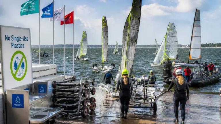 Jeugd-WK zeilen komt naar Medemblik: snelle klassen en strenge duurzaamheidsregels