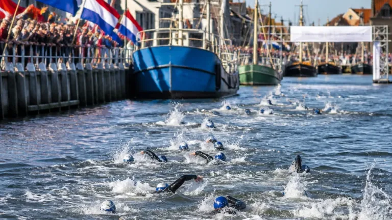 Niek de Ridder wint Havenwedstrijd Breskens; 15‑jarige Carlijn Dezutter domineert bij de vrouwen
