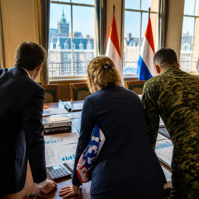 Van Gaal bepleit ondernemersblik in politiek, vakbonden en defensie
