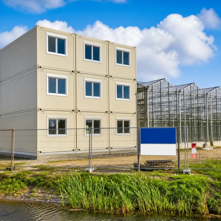 Westland vraagt bindend advies voor 32 bedden voor arbeidsmigranten in Maasdijk