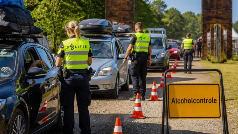 Politie waarschuwt Zwarte Cross-bezoekers: maandag controle op restalcohol