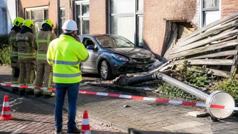 Ravage na crash in Den Hoorn; wat deze zaak zegt over veiligheid in Hoorn