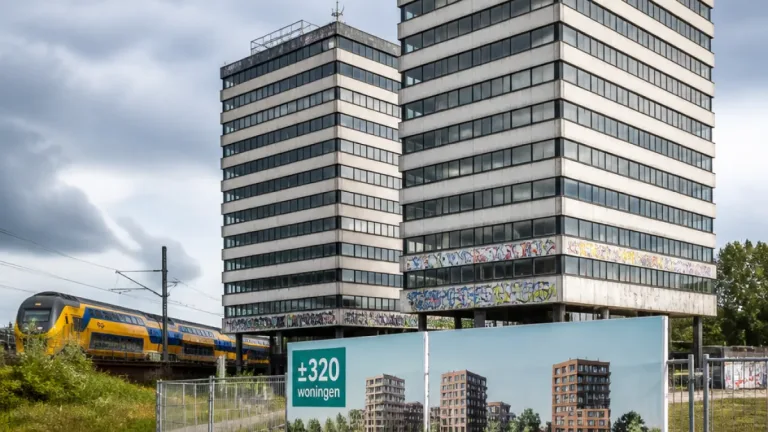 Sloop Getronics-gebouwen mogelijk startpunt voor 320 woningen in Lelystad-Botter