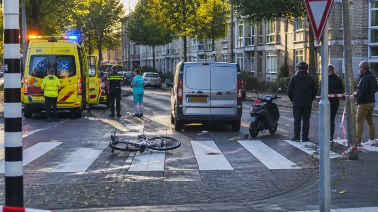 Twee ongevallen op dezelfde kruising in Schiedam binnen korte tijd