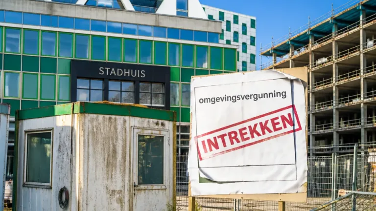 Zaanstad scherpt intrekken van 'slapende' bouwvergunningen aan: vragen van Democratisch Zaanstad