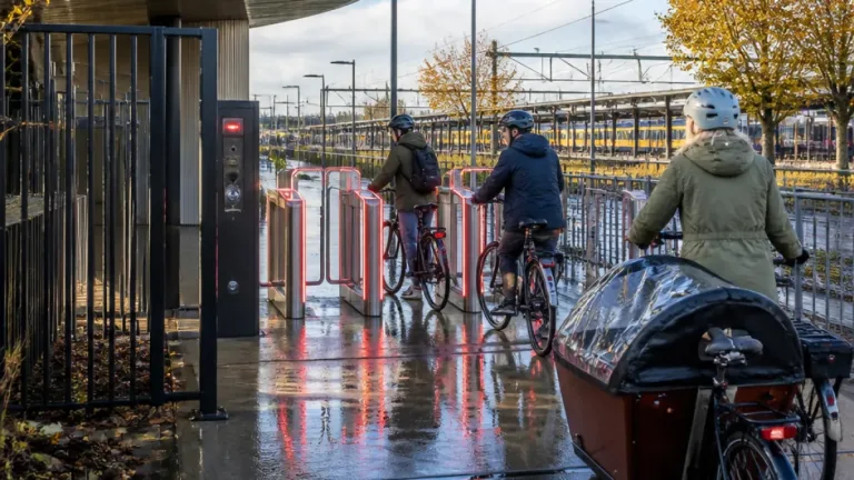 Zwolle: kritiek op nieuwe stalling Westerlaan groeit, gemeente spreekt NS aan